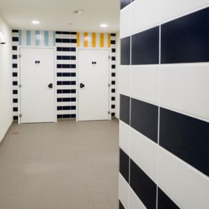 Carrelages pour collectivités, écoles, crèches, espaces culturels, centres sportifs, bâtiments publics