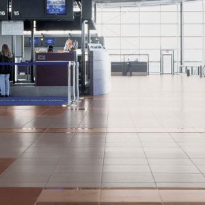 Carrelages pour grandes surfaces, centres commerciaux, locaux industriels, ateliers, garages, entrepôts...